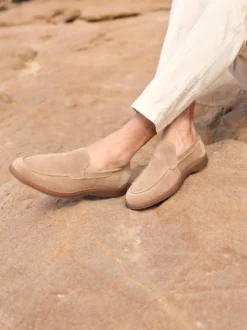 Leder Slip on Sand