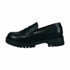 Loafers reptile print