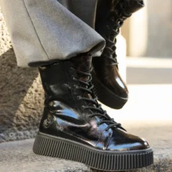 Schnürstiefel schwarz