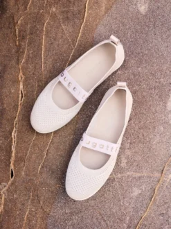 Slip on beige