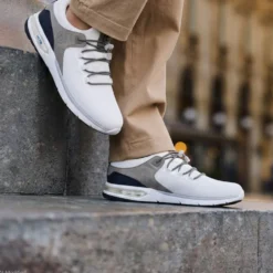 Sneaker weiß